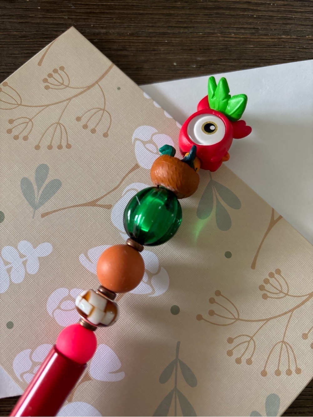 Disney Doorables: Moana: Hei Hei island handmade beaded pen